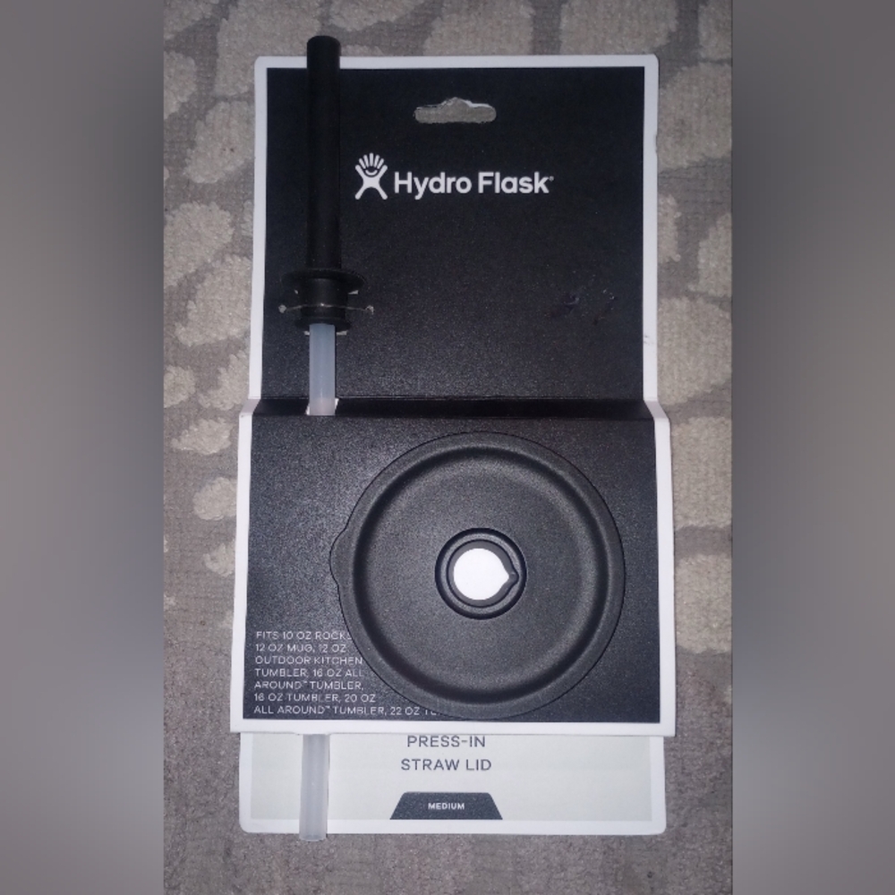 Hydro Flask Black Tumbler Lid with Straw